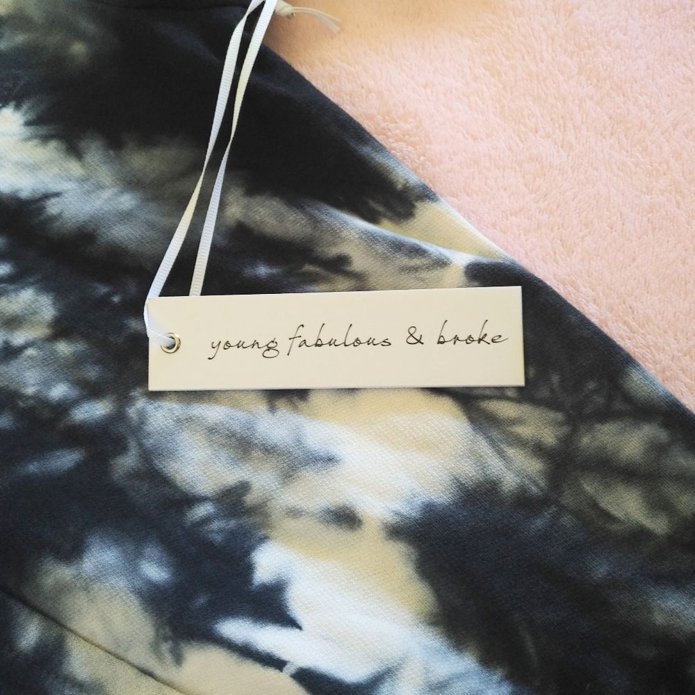 Young👧 Fabulous😎 & Broke💸 Los Angeles🏙 Hoodie - NWT - Picture 12 of 16